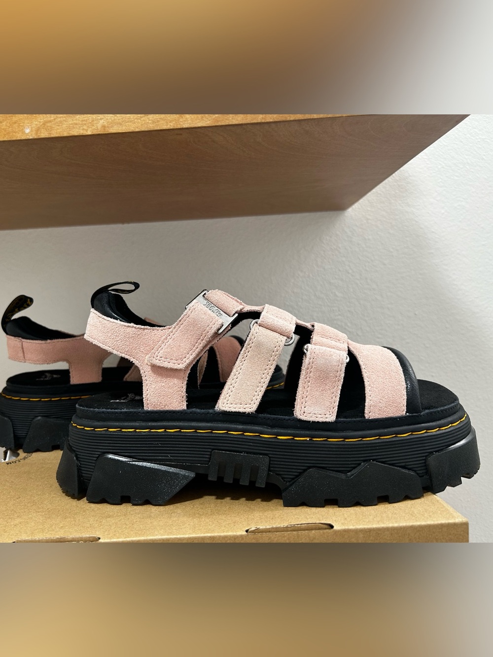 Dr. Martens Mattison Platform Sandal Pink 10